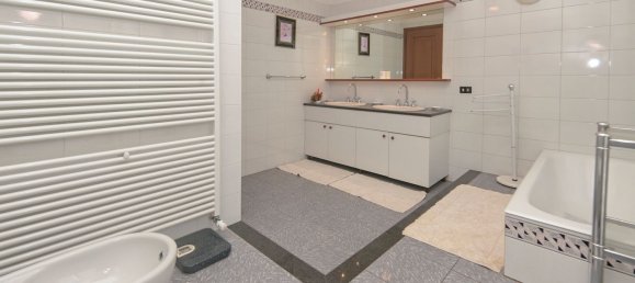 8 rooms House in Turin, Italy No. 123163 37