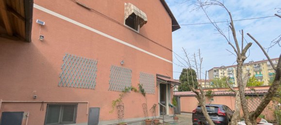 8 rooms House in Turin, Italy No. 123163 5