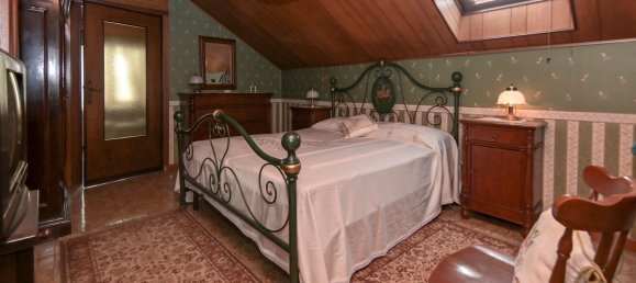 8 rooms House in Turin, Italy No. 123163 39
