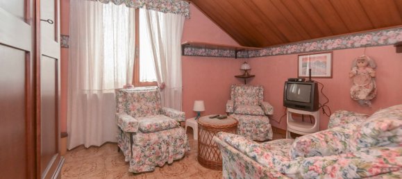 8 rooms House in Turin, Italy No. 123163 49