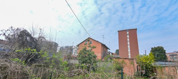 8 rooms House in Turin, Italy No. 123163 8