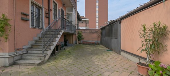 8 rooms House in Turin, Italy No. 123163 4