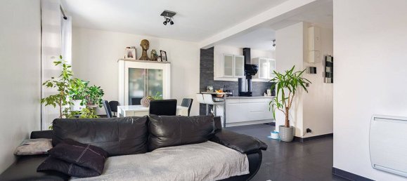 2 bedrooms House in Argenteuil, France No. 137943 2