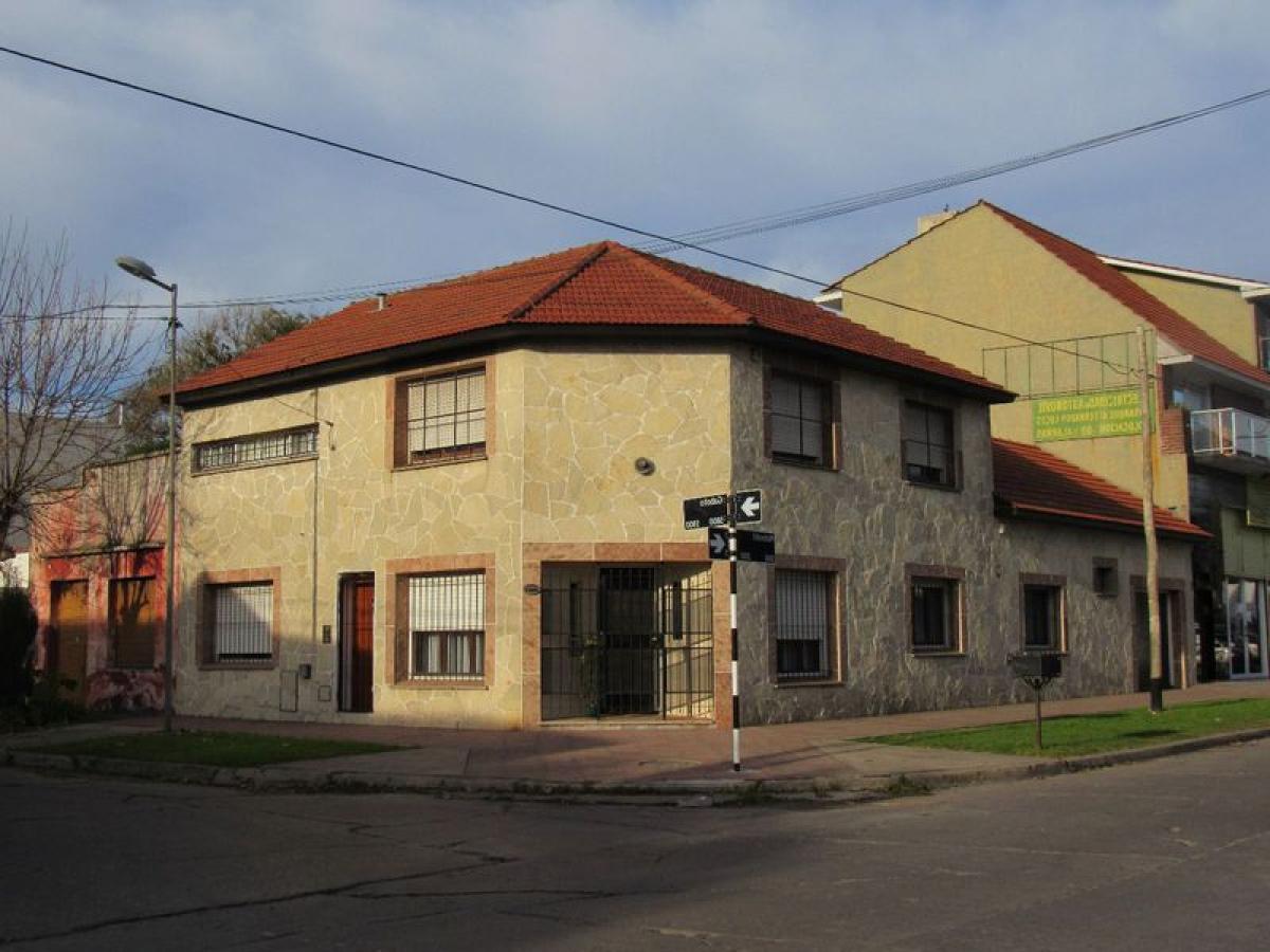 2 bedrooms House in Mar del Plata, Argentina No. 84691