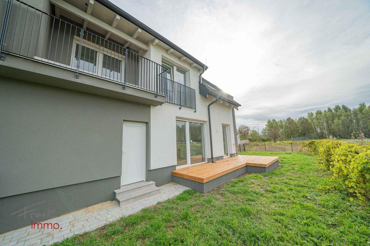 Замки и поместья с 4 комнатами в Шютцен ам Гебирге, Австрия № 12116