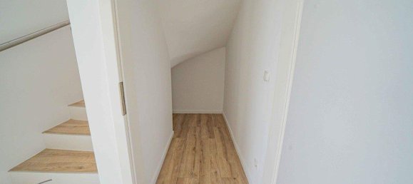 Замки и поместья с 4 комнатами в Шютцен ам Гебирге, Австрия № 12116 8