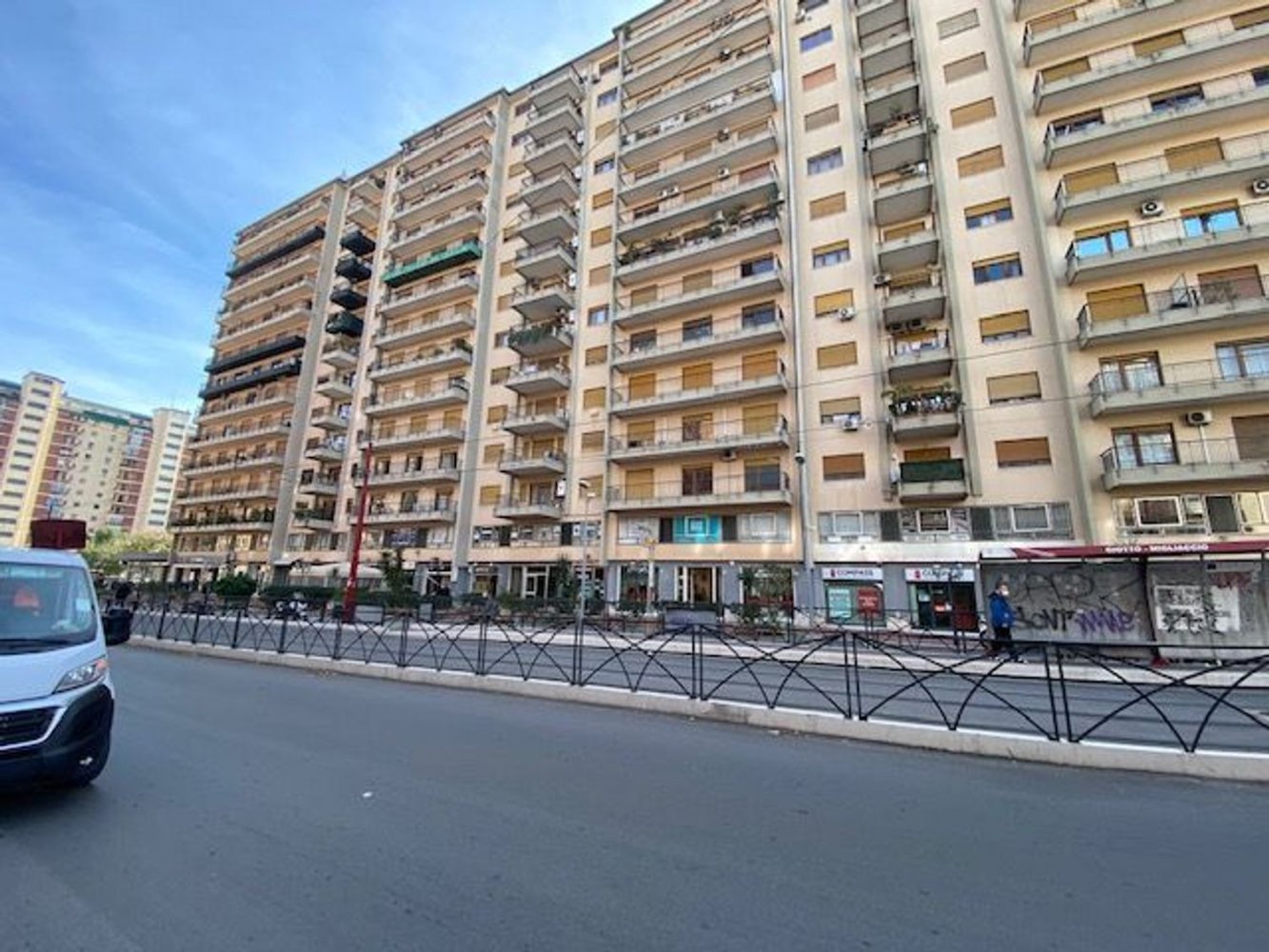 Квартира с 6 комнатами в Палермо, Италия № 154374