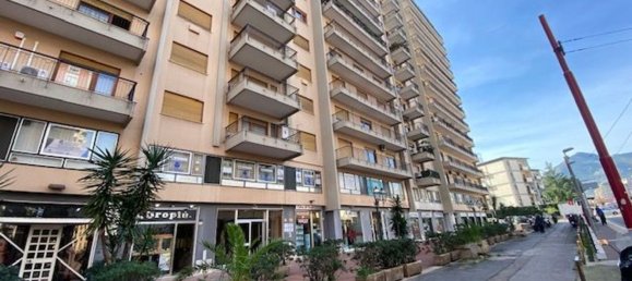 Квартира с 6 комнатами в Палермо, Италия № 154374 19