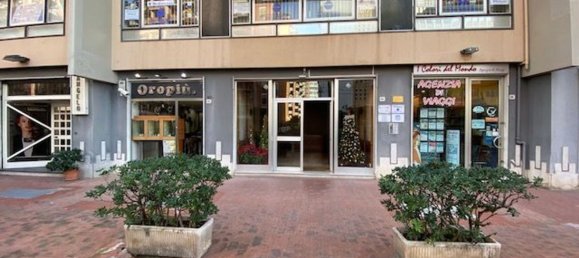 Квартира с 6 комнатами в Палермо, Италия № 154374 25