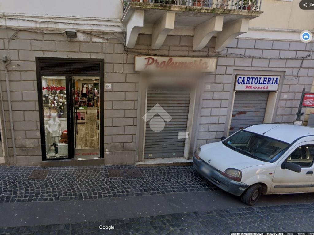 Коммерческая недвижимость 35м² в Веллетри, Италия № 347444