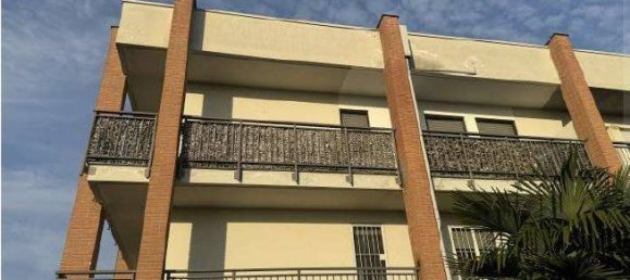 2 Schlafzimmer Wohnung in Cardano al Campo, Italy, Nr. 3214 22