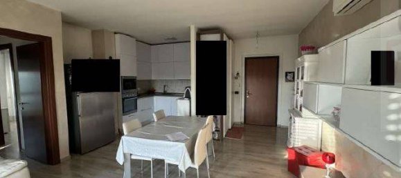 2 Schlafzimmer Wohnung in Cardano al Campo, Italy, Nr. 3214 30