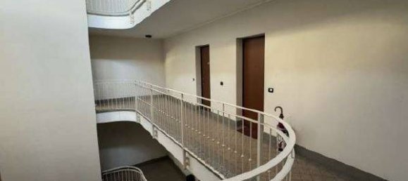 2 Schlafzimmer Wohnung in Cardano al Campo, Italy, Nr. 3214 26