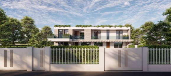 3 bedrooms Villa in Camaiore, Italy No. 40659 3