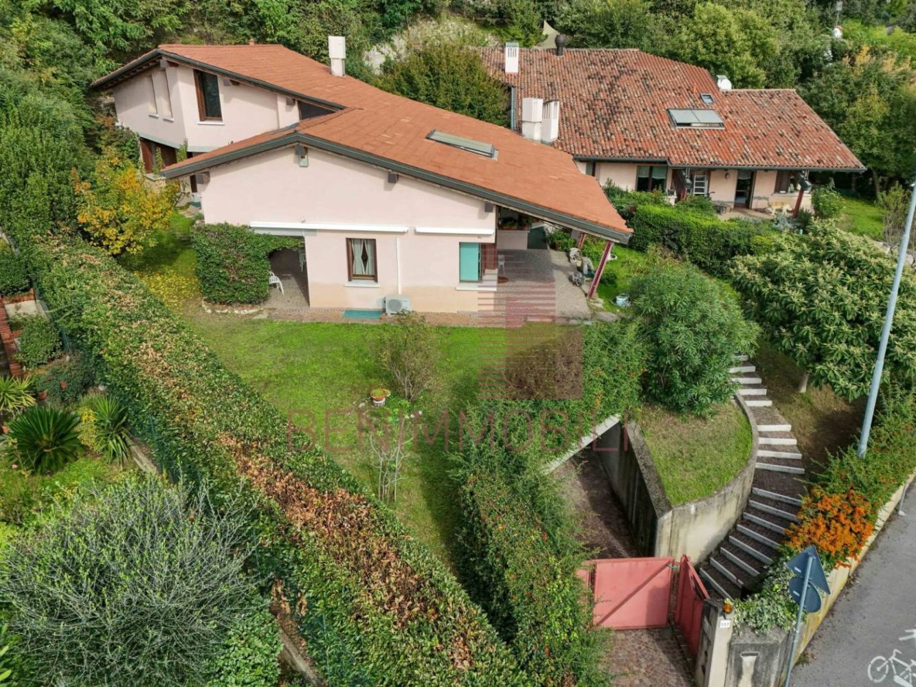 4 bedrooms Villa in Botticino, Italy No. 210688