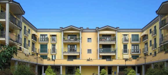 78m² Commercial property in Somma Lombardo, Italy No. 171298 25