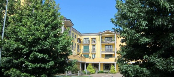 78m² Commercial property in Somma Lombardo, Italy No. 171298 20