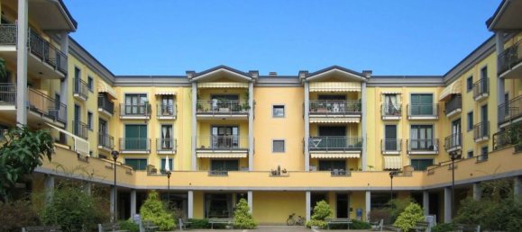 78m² Commercial property in Somma Lombardo, Italy No. 171298 19