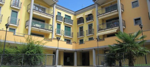 78m² Commercial property in Somma Lombardo, Italy No. 171298 7