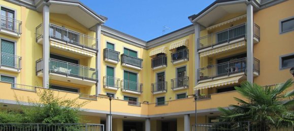 78m² Commercial property in Somma Lombardo, Italy No. 171298 26