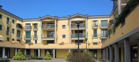 78m² Commercial property in Somma Lombardo, Italy No. 171298 4