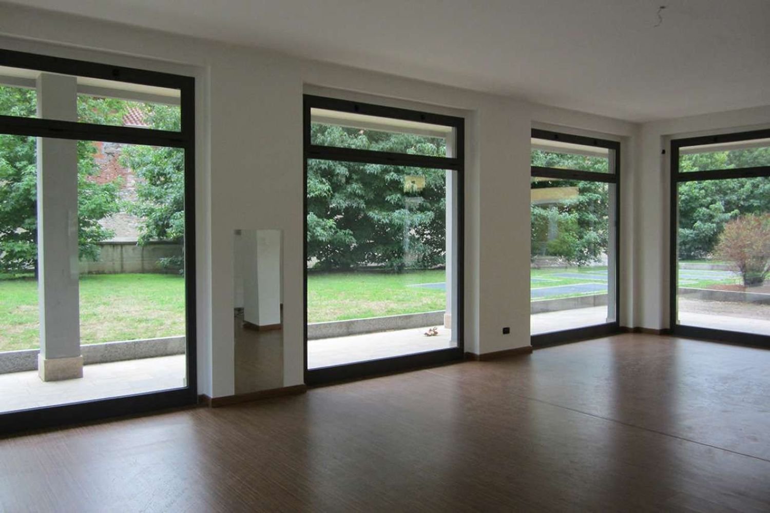 78m² Commercial property in Somma Lombardo, Italy No. 171298