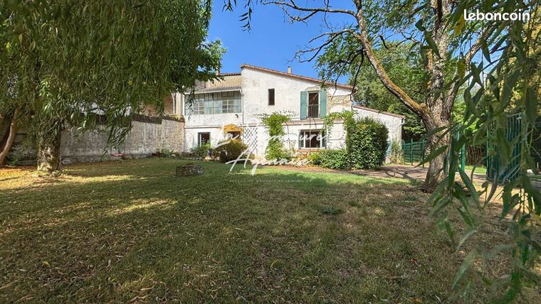 5 bedrooms House in Foulayronnes, France No. 306296