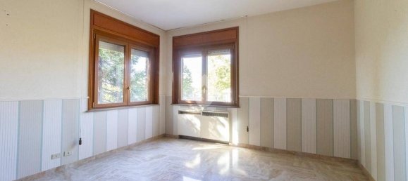 Квартира с 3 спальнями в Карпи, Италия № 380459 9