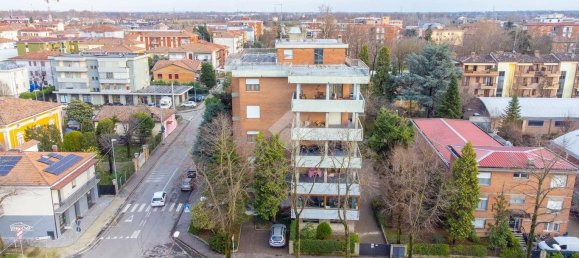 Квартира с 3 спальнями в Карпи, Италия № 380459 35