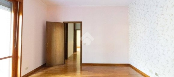 Квартира с 3 спальнями в Карпи, Италия № 380459 27