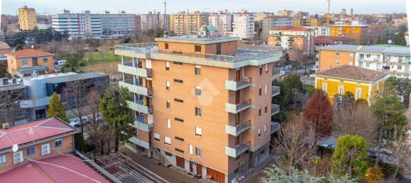 Квартира с 3 спальнями в Карпи, Италия № 380459 30