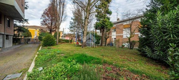 Квартира с 3 спальнями в Карпи, Италия № 380459 29