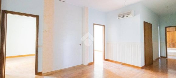 Квартира с 3 спальнями в Карпи, Италия № 380459 18