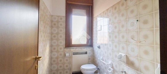 Квартира с 3 спальнями в Карпи, Италия № 380459 10