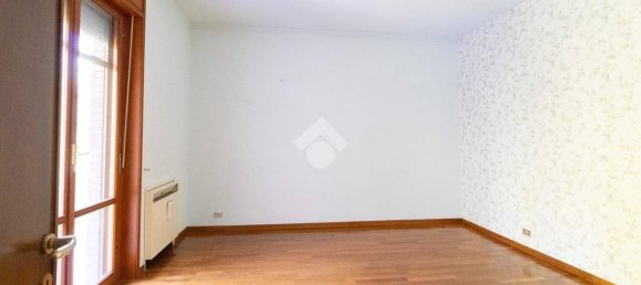 Квартира с 3 спальнями в Карпи, Италия № 380459 20