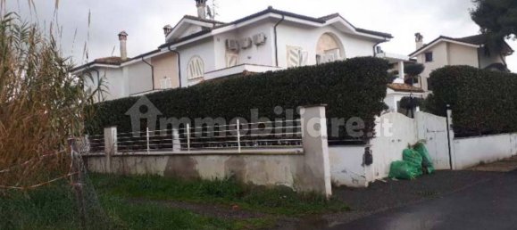 3 Schlafzimmer Villa in Fiumicino, Italy, Nr. 323995 3