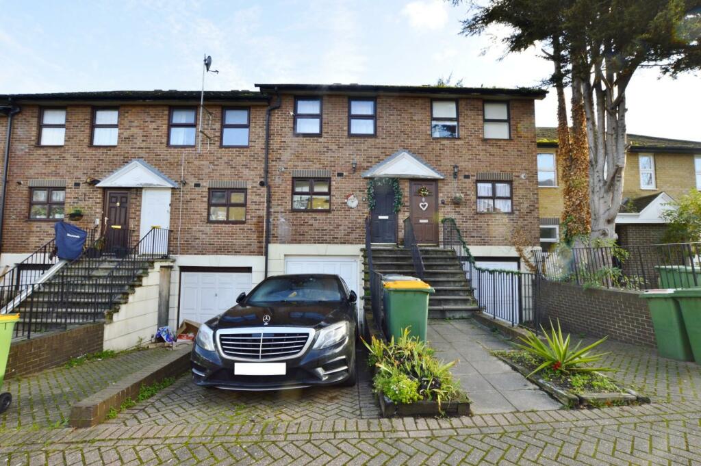 2 Schlafzimmer Stadthaus in Canning Town, United Kingdom, Nr. 12458