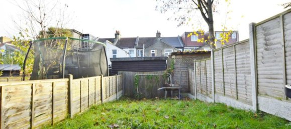 2 Schlafzimmer Stadthaus in Canning Town, United Kingdom, Nr. 12458 3