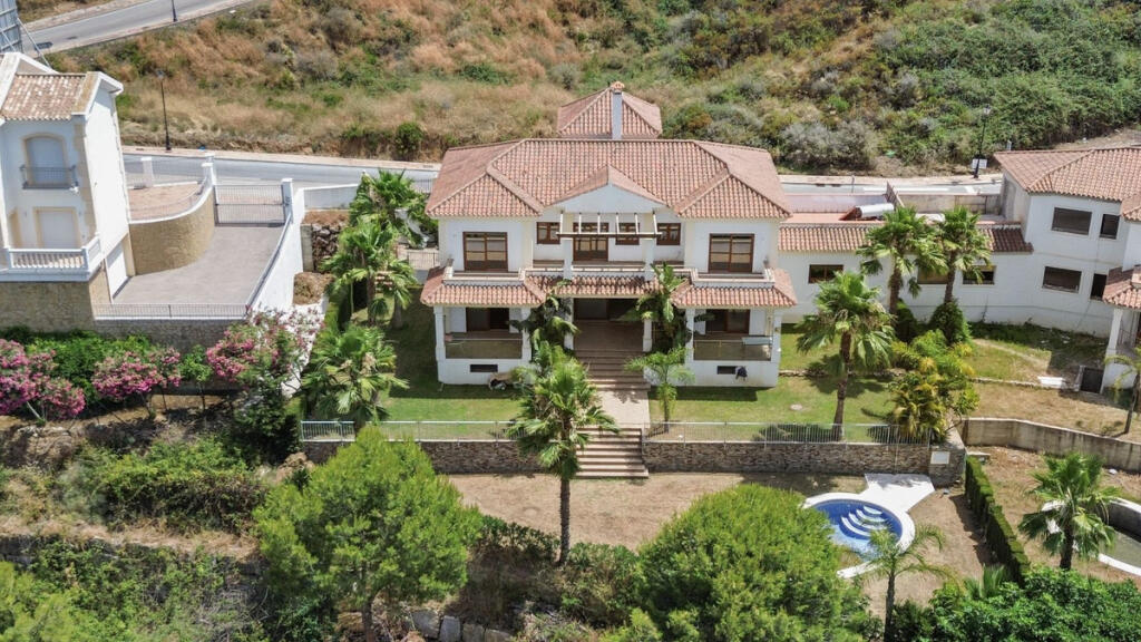 4 غرف نوم فيلا في Alameda, Spain رقم 173021