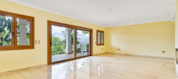 4 غرف نوم فيلا في Alameda, Spain رقم 173021 43