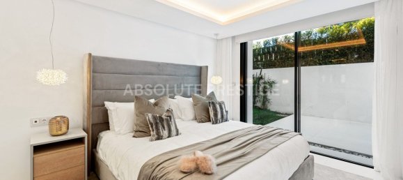 4 bedrooms Villa in Marbella, Spain No. 26137 10