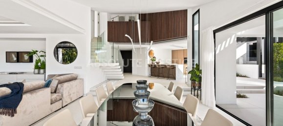 4 bedrooms Villa in Marbella, Spain No. 26137 12