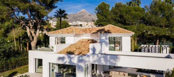4 bedrooms Villa in Marbella, Spain No. 26137 23