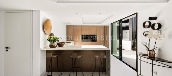 4 bedrooms Villa in Marbella, Spain No. 26137 4