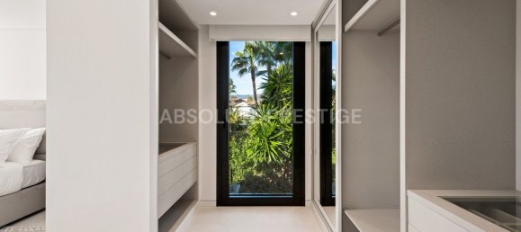 4 bedrooms Villa in Marbella, Spain No. 26137 8