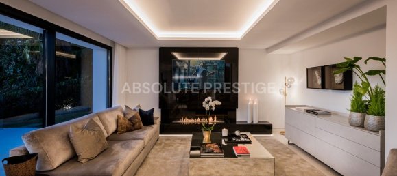 4 bedrooms Villa in Marbella, Spain No. 26137 16