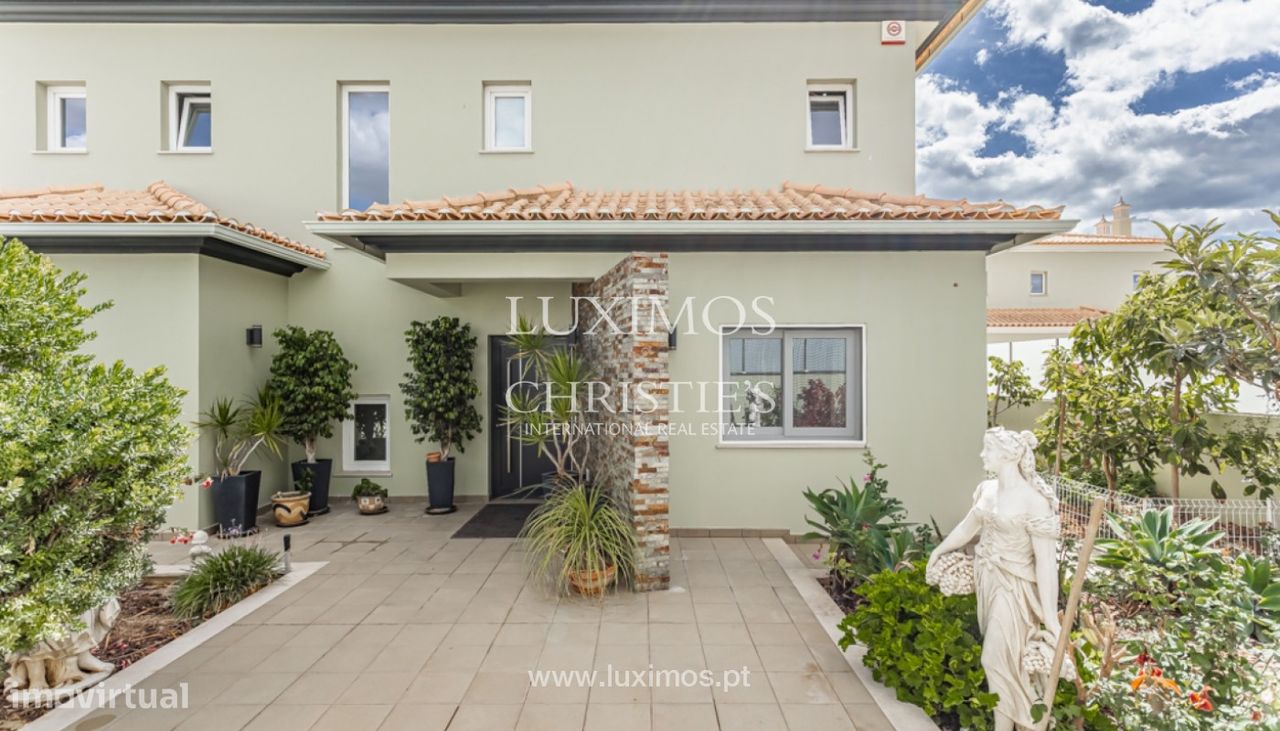 4 bedrooms Villa in Armacao de Pera, Portugal No. 114900