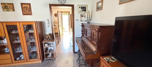 4 rooms Apartment in Crema, Italy No. 169473 4