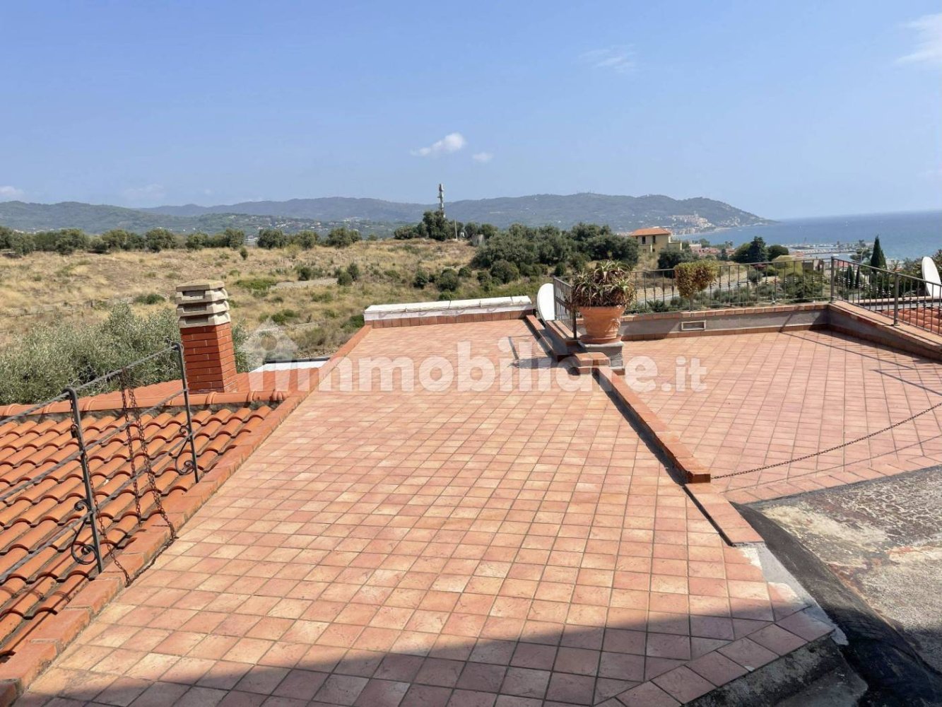 Casa de 2 dormitorios en Diano Marina, Italy No. 300998