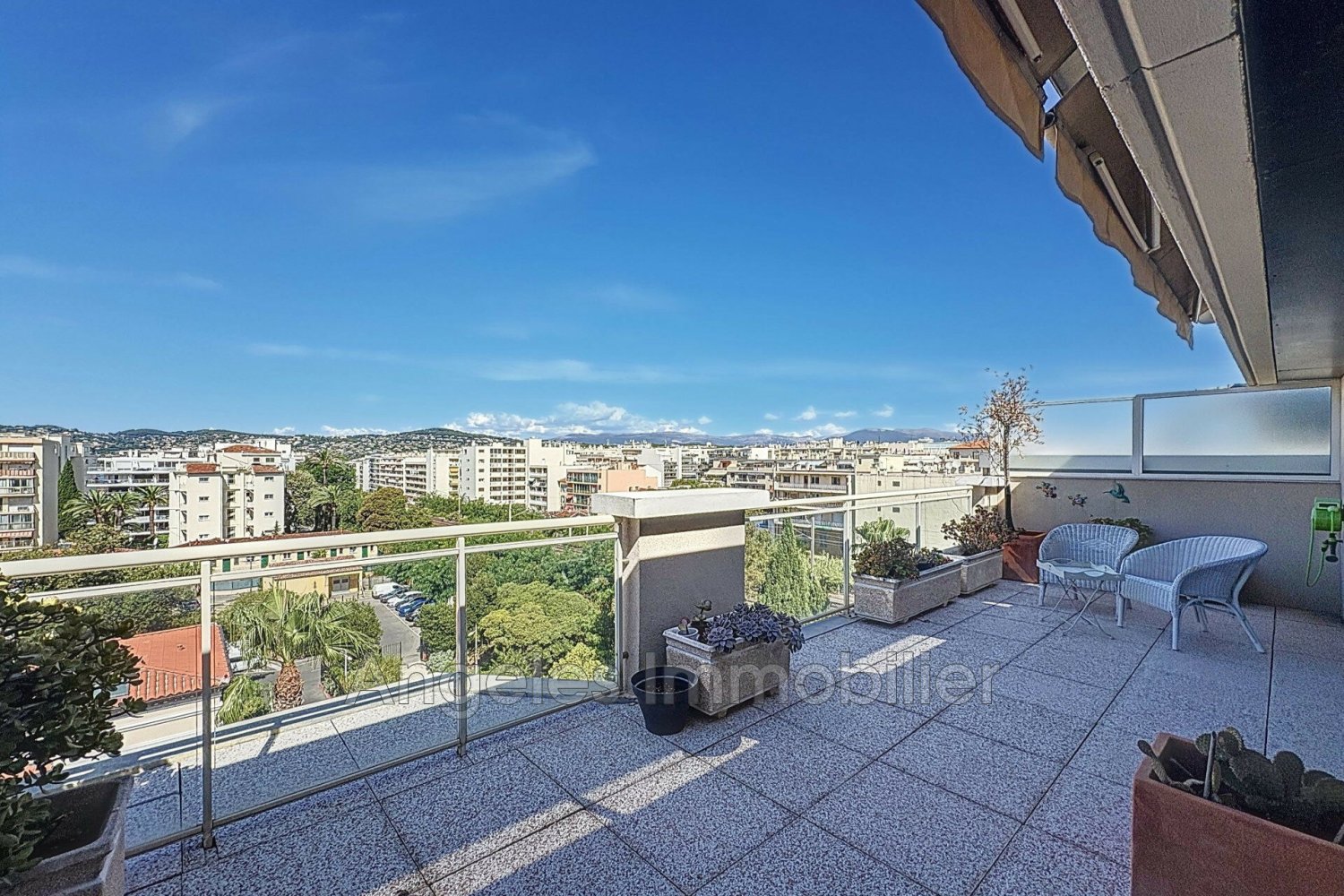 2 bedrooms Penthouse in Antibes, France No. 291169